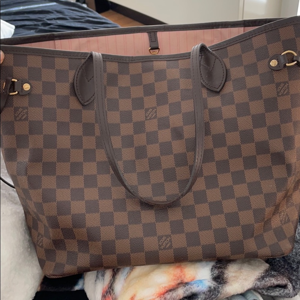 Louis Vuitton never full